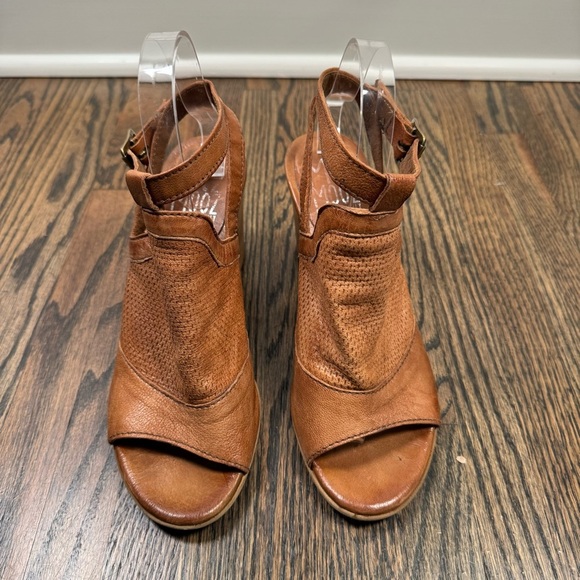 Miz Mooz NYC Whiskey Brown Leather Peep-toe Block Heel Sandals size 38 (7.5-8) - Picture 2 of 8
